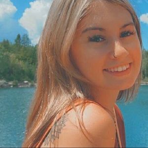 Meet your Posher, Charlotte